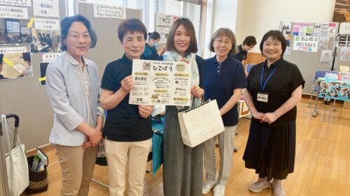 NPO法人文字情報支援ひこばえの活動紹介イラストを納品したときの写真
